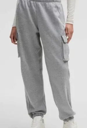 Lululemon Scuba Mid-Rise Oversized Cargo Jogger thumbnail 1