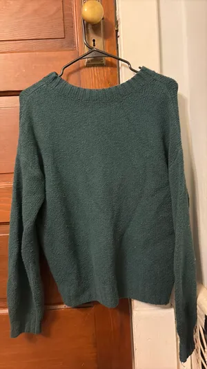 Hollister Sweater thumbnail 2