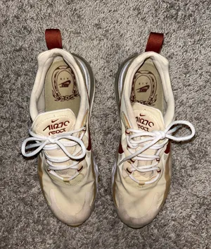 Nike Air Max 270 Shoes thumbnail 3