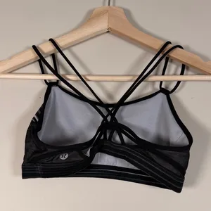 Lululemon Make a Move‎ Strappy Sports Bra Size 6 Twisted Dune Silver Fox/Black thumbnail 3