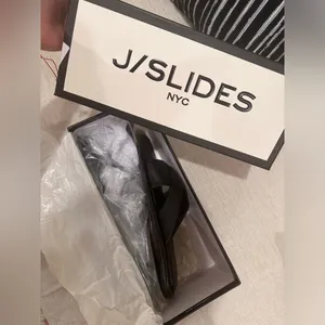 Brand New leather J slides size 7 1/2 thumbnail 4
