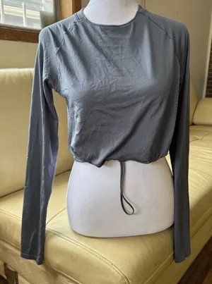 Gymshark Breeze Lightweight Seamless Long Sleeve Crop Top‎ Grey XS thumbnail 1