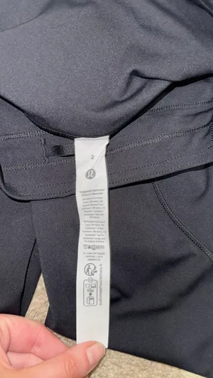 Lululemon Fast Free Leggings 25" black pockets thumbnail 3