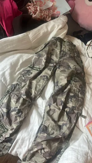 Abercrombie & fitch low rise camo pants thumbnail 4
