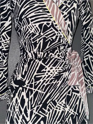BCBGMAXAZARIA New w $158 Tags Abstract Print Wrap V-Neck Dress XS - Small thumbnail 6