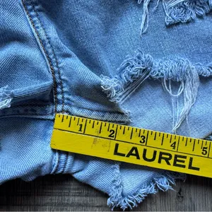 Y2K Levi’s Comfort Fit Distressed Cutoff Shorts thumbnail 7