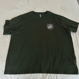 Converse graphic tee thumbnail 3