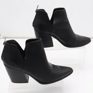Soda Womens Black Pointed Toe Side Cutout Block Heel Ankle Booties Size 8.5 thumbnail 3