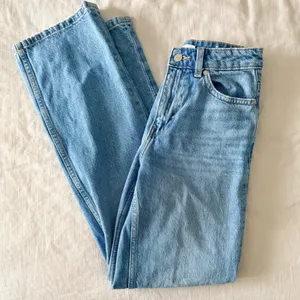 ZARA High-Rise Straight Leg Jeans thumbnail 1