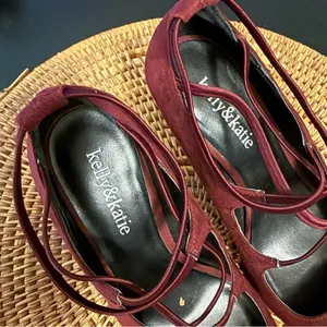 Kelly‎ and Katie Elegant Burgundy Women's Shoes heels pumps, size 7 thumbnail 4