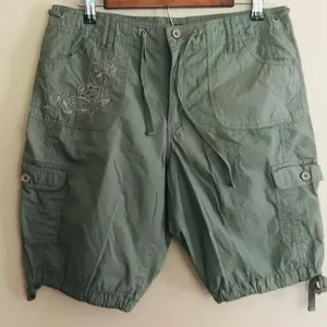 Ingredients women shorts size 8 thumbnail 2