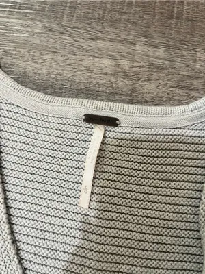 FREE PEOPLE La Brea V Neck Sweater in Grey thumbnail 4