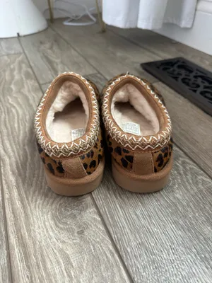 UGG Slippers thumbnail 2