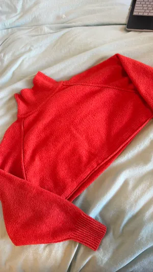 Urban Outfitters Crop  thumbnail 2