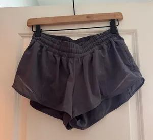 Hottie Hot Lululemon Shorts 2.5" Low-Rise thumbnail 1