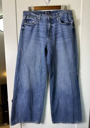 NWT GAP High Rise Wide Leg Jean Relaxed Comfort 100%‎ Cotton 12/31R thumbnail 1