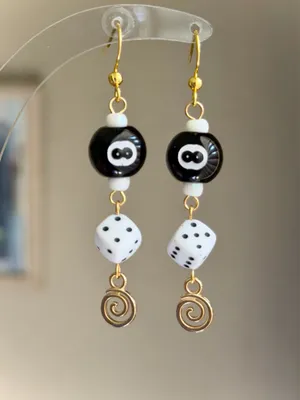 Handmade y2k funky grunge 8 ball dice swirl dangle earrings 🎲🖤💕 thumbnail 2
