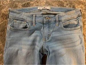 Hollister Low-Rise Skinny Jeans thumbnail 3