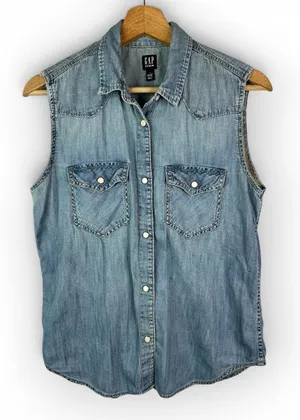 Gap Denim Sleeveless Western Chambray Pearl Snap Button Down Shirt Womens Small thumbnail 1