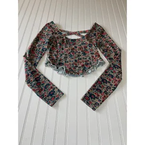 Free People Melanie Long Sleeve Top Floral Long Sleeve Ruffle Crop Back Cross M thumbnail 3