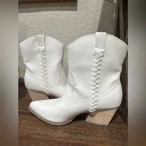 Dv Dolce Vita Women's Karyn Cowboy Booties - women’s 7 size just beautiful thumbnail 14