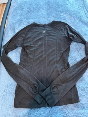Lululemon Long Sleeve thumbnail 2