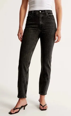 Abercrombie & Fitch Black 80’s Mom High Rise Jeans thumbnail 1