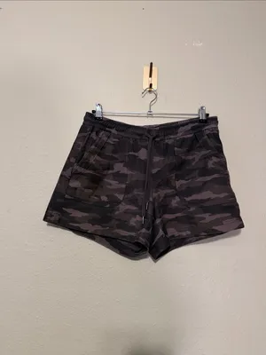 Athleta Camo Green Farallon Shorts Size 8 Tall thumbnail 2