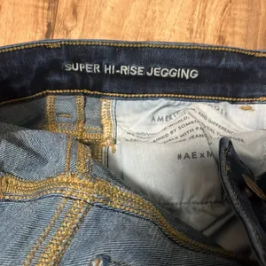 American Eagle Abercrombie Dark Wash Next Level Stretch Jegging Size 4 Short thumbnail 4