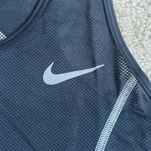 Nike Barry's Miler Race Crop Mesh Tank Top in Women's Medium thumbnail 5