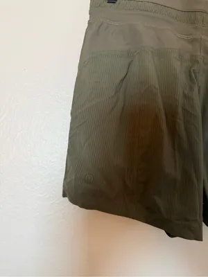 Lululemon‎ Dance Studio High-Rise Short 3.5" Army Green thumbnail 4