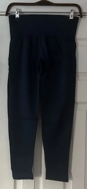 Halara‎ Navy High-Waisted Leggings Cropped size Large NWT thumbnail 1