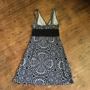 Patagonia XS black and white v-neck sleeveless Margot dress thumbnail 4