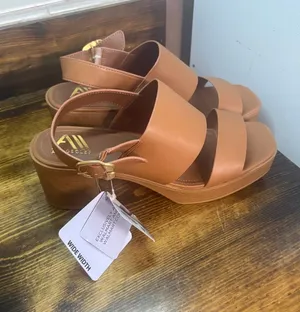Aersoles brown chunky heel sandals size 11 wide width thumbnail 1
