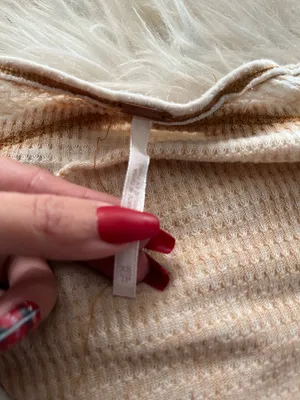 Free People Ridiculously sott Long sleeve thermal Thinner material- not thick waffle knit Oversized and flowly Approximate measurements provided - unstretched Cream/tan/brown in color Size XS G1 thumbnail 5