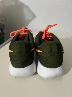 Nike Women’s Roshe Running Shoes Sneakers 6.5 Legion Green Lava Glow thumbnail 5