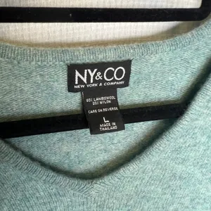 NY&CO Womens Sage Green Lambswool Blend V-Neck Pullover Sweater Large C233 thumbnail 3