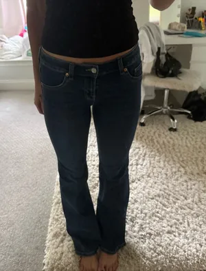 H&M Low-Rise Flare Jeans thumbnail 1