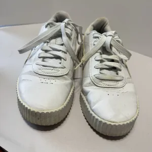 Puma Carina‎ Women's Athletic Sneakers Tennis Shoes Size 7.5 White Platform thumbnail 4