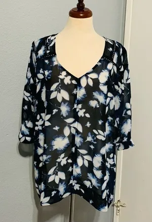 Motherhood Maternity Leaves‎ Top Size S thumbnail 1