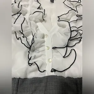 A. Byer black and white dress with belt. Size 7. thumbnail 2