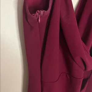Elegant Burgundy V-Neck Sleeveless Dress thumbnail 3