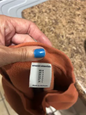Amazon Essentials Women's Crewneck Sweater thumbnail 3