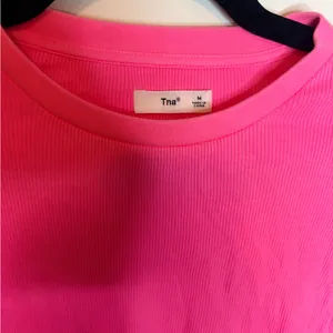 Aritzia TNA Chill Ortiz Cropped shirt thumbnail 2