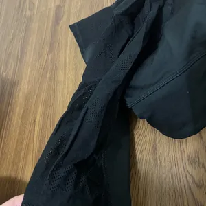 Nike Air Black Dri-Fit Cropped Leggings Size Medium thumbnail 3