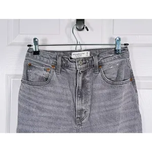 Abercrombie & Fitch 90s Straight Ultra High Rise Jeans Size 26(2) Gray Y2K Retro thumbnail 5