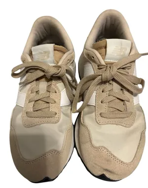 New Balance 237 Beige and White Sneakers size 7.5 thumbnail 1