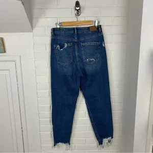 American Eagle Distressed Highest Rise Mom Jeans Size 10 thumbnail 10