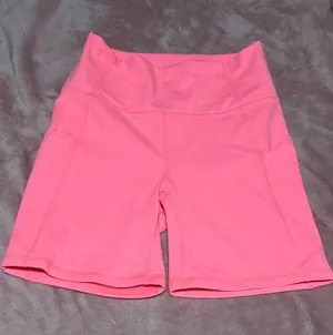 Fabletics shorts  thumbnail 1