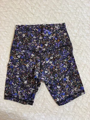 Lululemon Biker Shorts 6" thumbnail 2